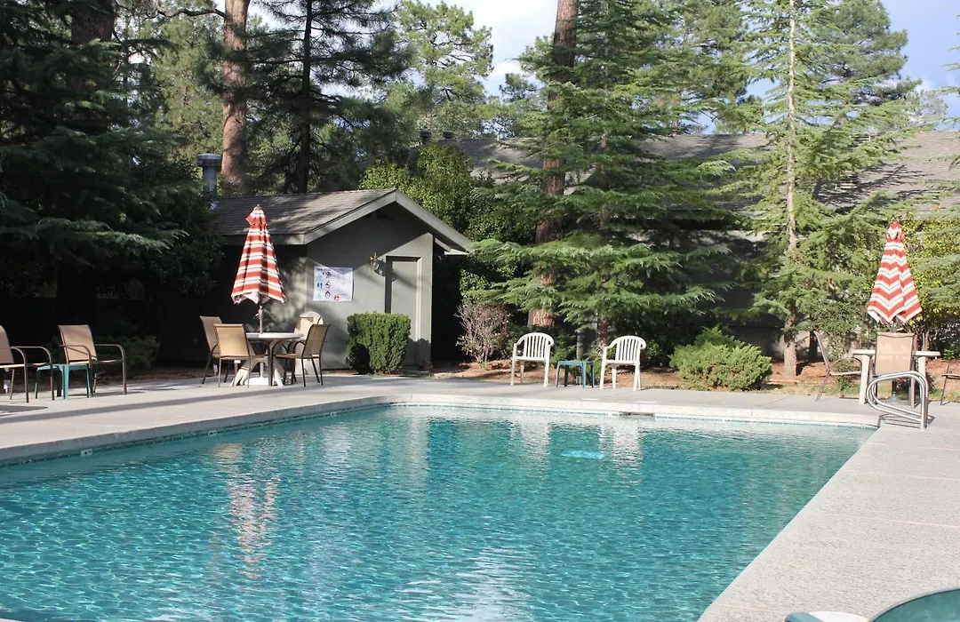 Majestic Mountain Inn-1